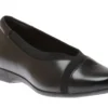 Clarks Un Darcey Ease Black Leather Flat