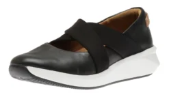 Clarks Un Rio Cross Black Leather Slip-On Sneaker